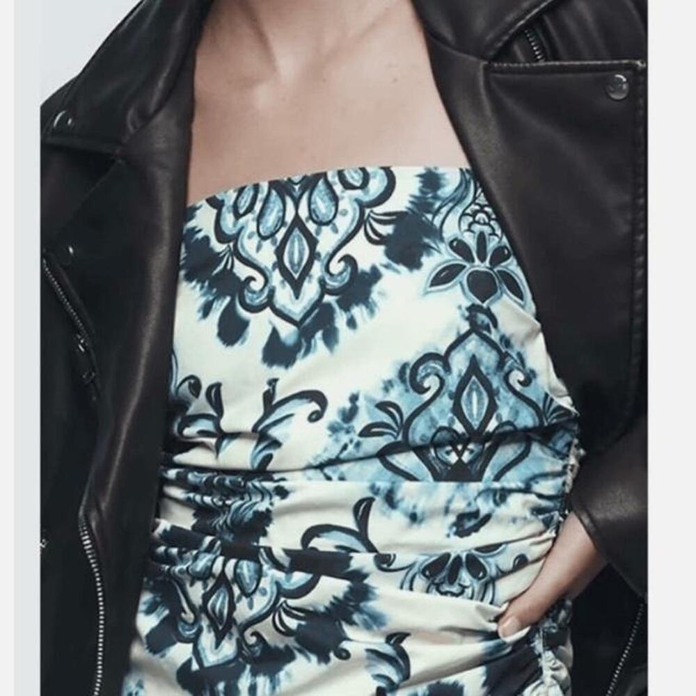 Zara Blue and White Paisley Design Runched Tank Top Size Small